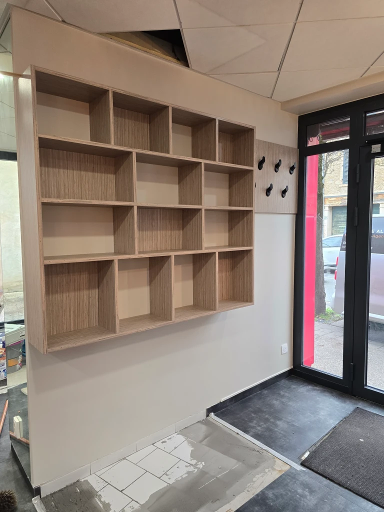 Agencement de salon de coiffure — vue 22