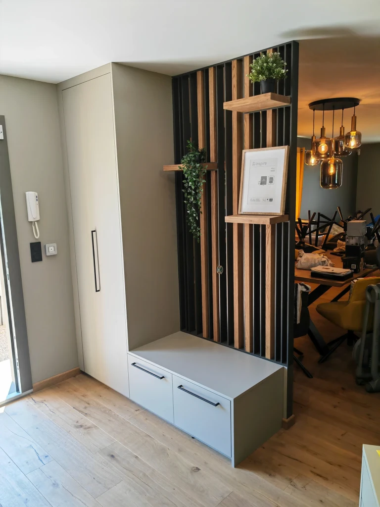 Entrée avec claustra en bois — vue 71