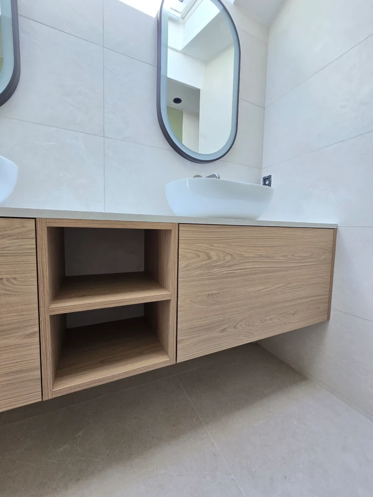 Meuble double vasque en bois — vue 6