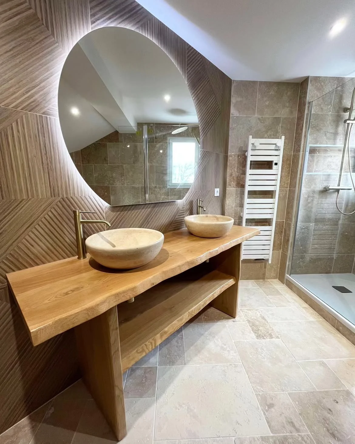Meuble de salle de bain en chêne