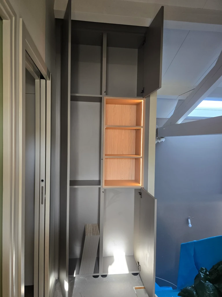 Rangements sous pente — vue 9