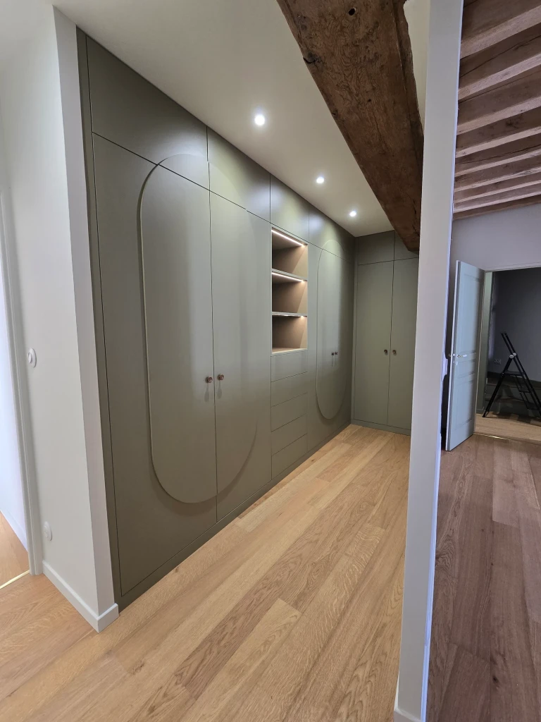 Rangements verts et façades arrondies — vue 51