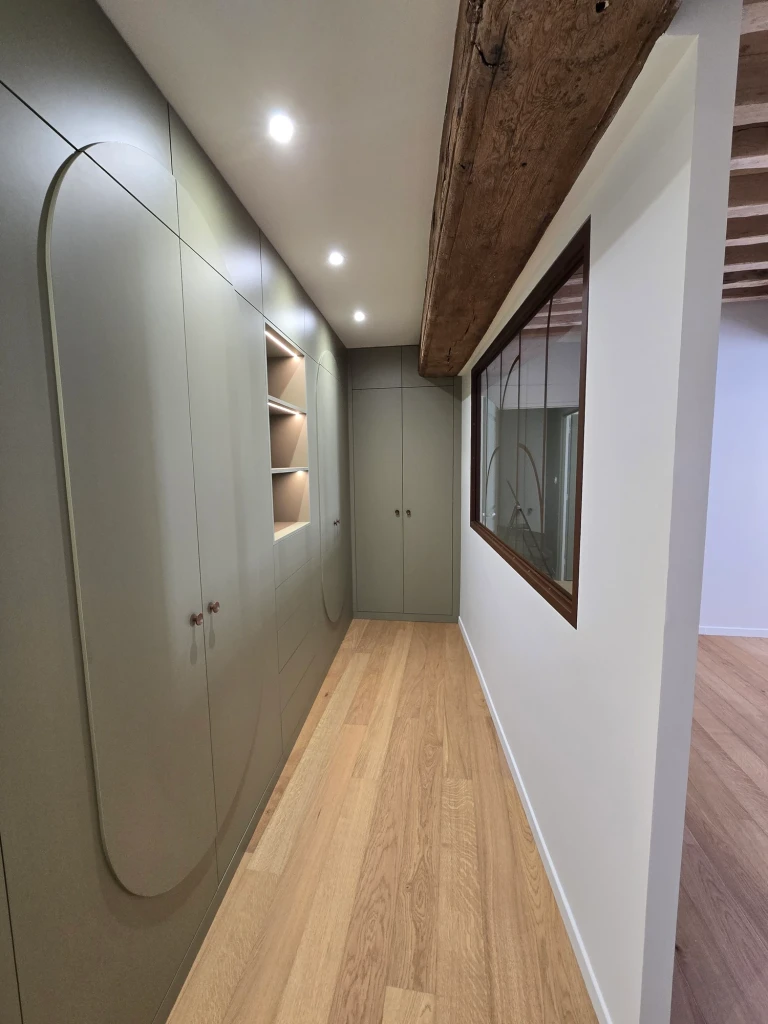 Rangements verts et façades arrondies — vue 52